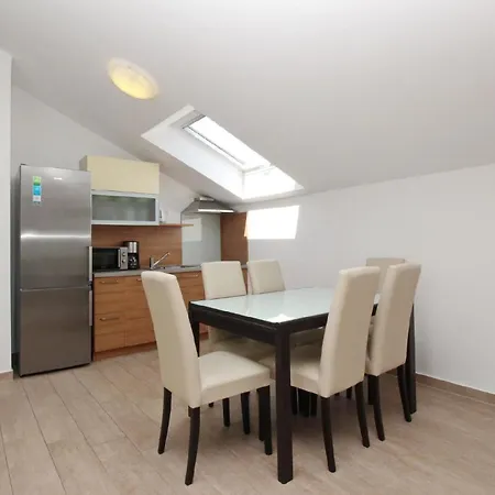 Apartman In Mit Terrasse - B59554 Baška